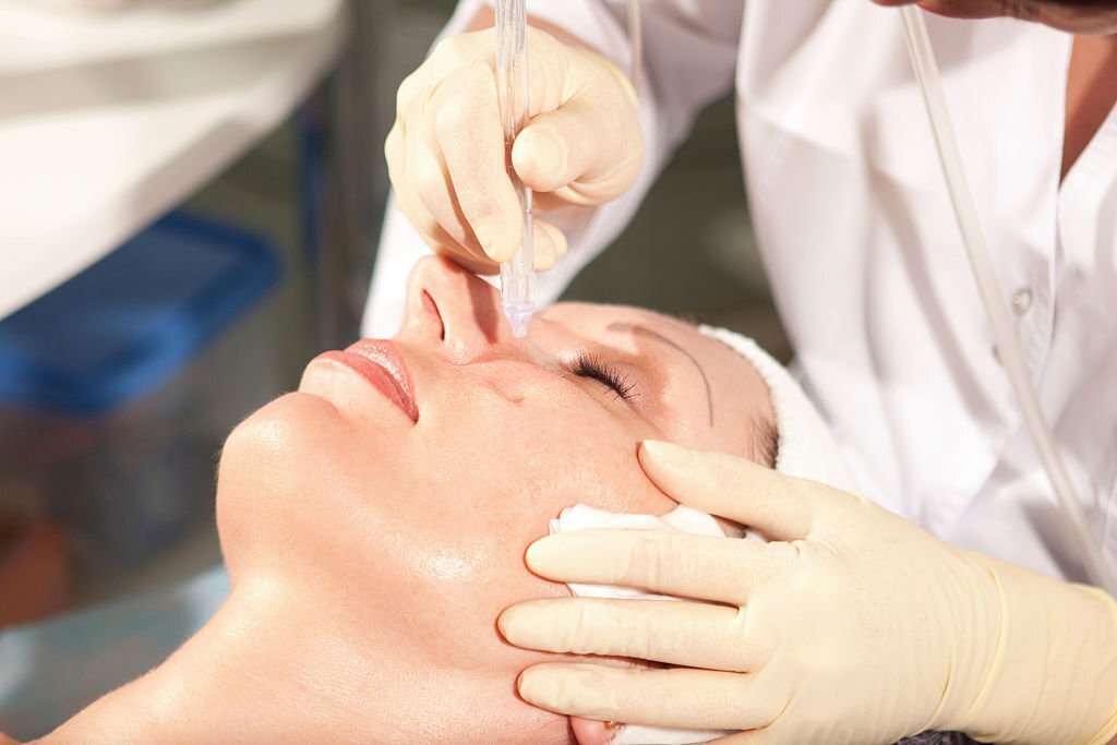 microcurrent facial services in los angeles, ca